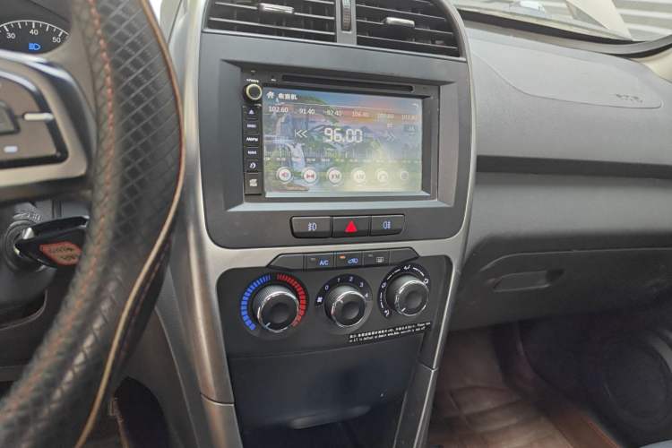 Used Chery Tiggo 3 2015 1.6L Manual Fashion Sport Edition Audio And AC Panel
