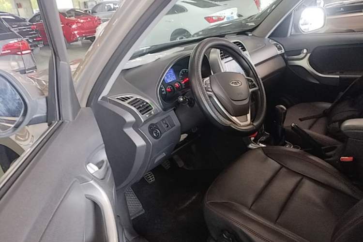 Used Chery Tiggo 3 2015 1.6L Manual Zhishang Sport Edition Driver Seat