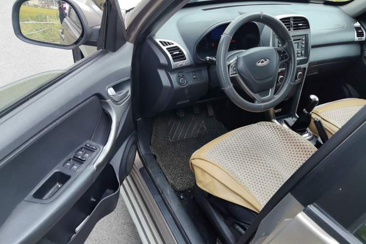 Used Chery Tiggo 3 2015 1.6L Manual Fashion Sport Edition Driver Seat