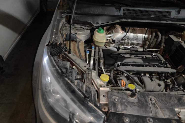 Used Chery Tiggo 3 2015 1.6L CVT ZhiShang Sport Edition Engine Bay Right