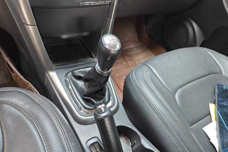 Used Chery Tiggo 3 2015 1.6L Manual Fashion Sport Edition Gear Lever