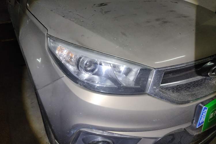 Used Chery Tiggo 3 2015 1.6L CVT ZhiShang Sport Edition Right Front Headlight