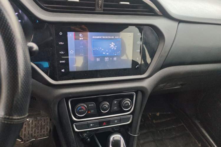 Used Chery Tiggo 3 2016 1.6L CVT ZhiShang Edition Audio And AC Panel
