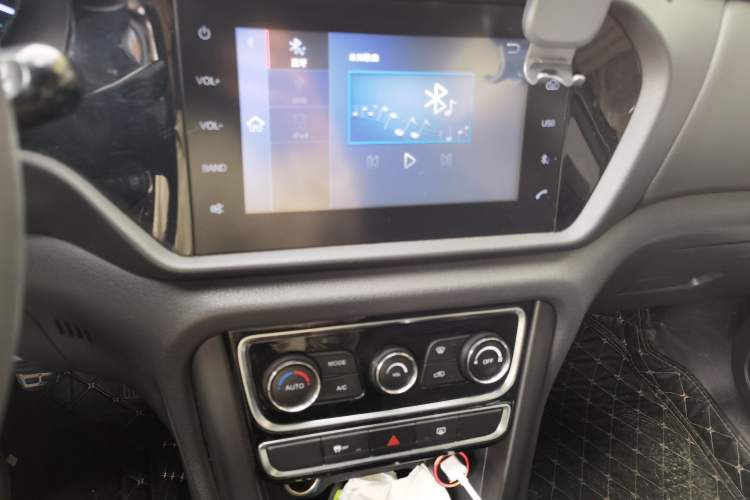 Used Chery Tiggo 3 2016 1.6L Manual ZhiShang Edition Audio And AC Panel