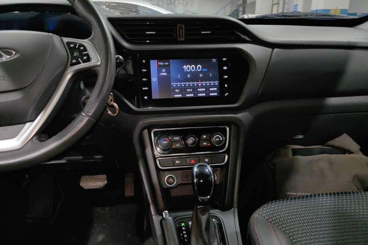 Used Chery Tiggo 3 2016 1.6L CVT ZhiShang Edition Audio And AC Panel