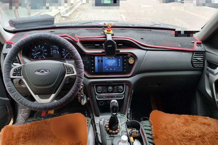 Used Chery Tiggo 3 2016 1.6L Manual ZhiShang Edition Center Console
