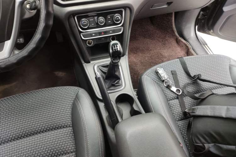 Used Chery Tiggo 3 2016 1.6L Manual ZhiShang Edition Gear Lever
