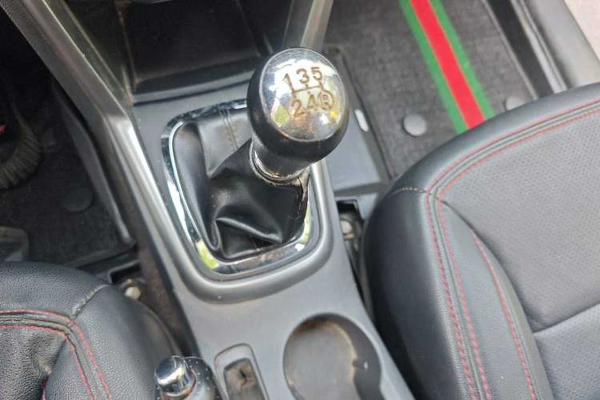 Used Chery Tiggo 3 2016 1.6L Manual Fashion Edition Gear Lever