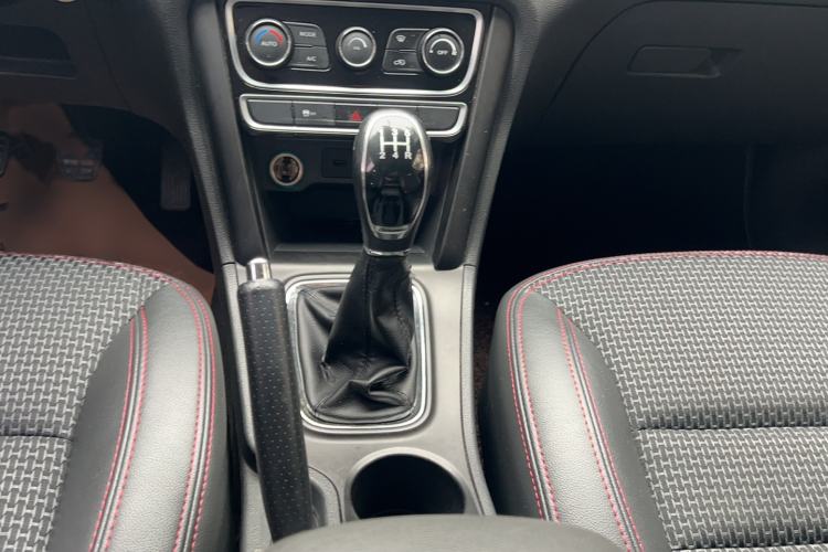 Used Chery Tiggo 3 2016 1.6L Manual ZhiShang Edition Gear Lever