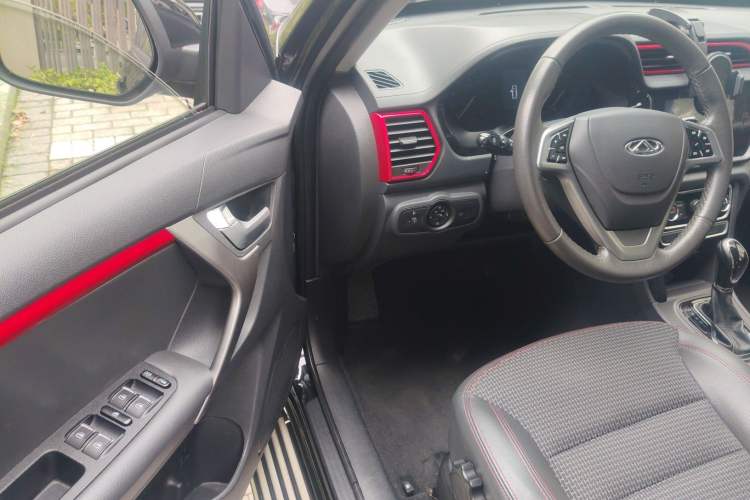 Used Chery Tiggo 3 2016 1.6L CVT ZhiShang Edition Interior 3