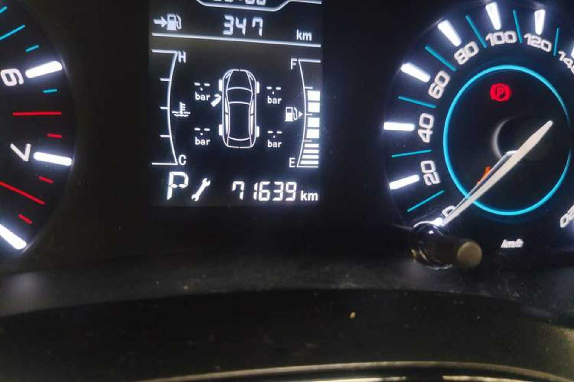 Used Chery Tiggo 3 2016 1.6L CVT ZhiShang Edition Odometer Close Up