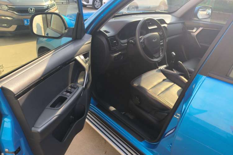 Used Chery Tiggo 3 2016 1.6L Manual Fashion Edition Interior 2