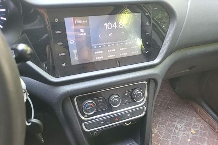 Used Chery Tiggo 3 2016 1.6L Manual ZhiShang Edition Audio And AC Panel