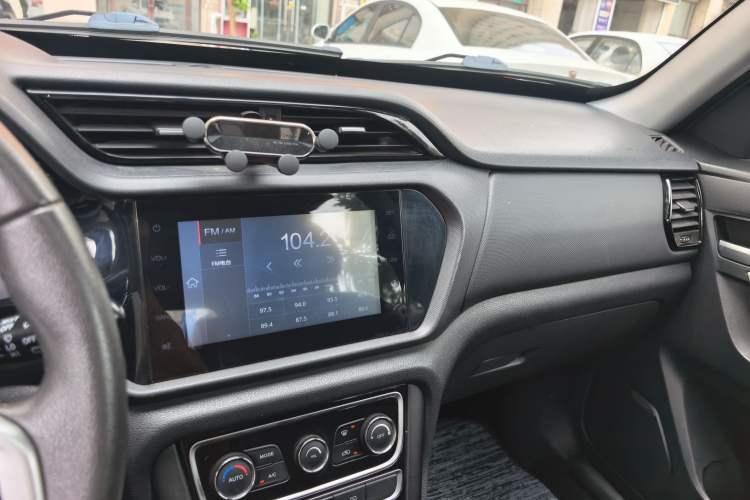 Used Chery Tiggo 3 2016 1.6L Manual ZhiShang Edition Audio And AC Panel