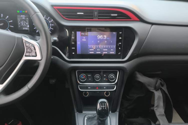 Used Chery Tiggo 3 2016 1.6L Manual ZhiShang Edition Audio And AC Panel
