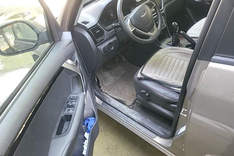 Used Chery Tiggo 3 2016 1.6L Manual ZhiShang Edition Driver Seat