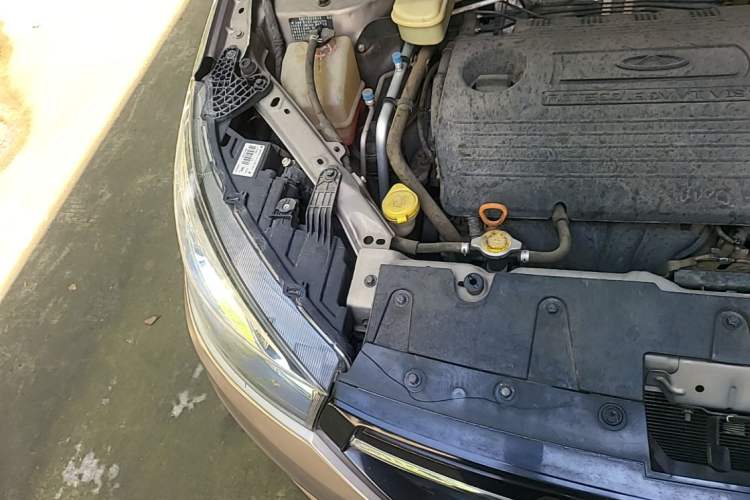 Used Chery Tiggo 3 2016 1.6L Manual ZhiShang Edition Engine Bay Right