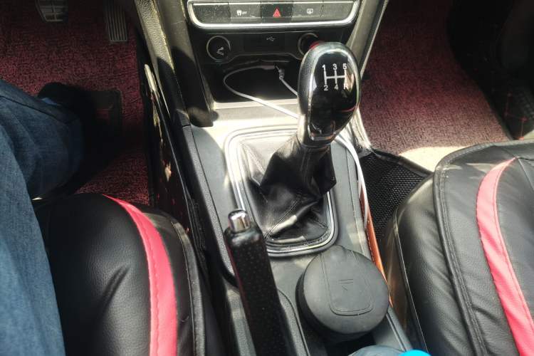 Used Chery Tiggo 3 2016 1.6L Manual ZhiShang Edition Gear Lever