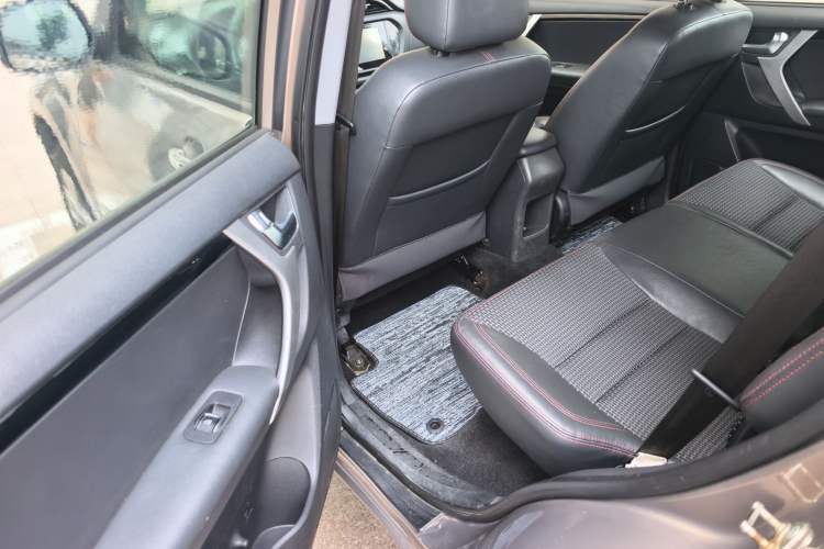 Used Chery Tiggo 3 2016 1.6L Manual ZhiShang Edition Left Rear Seat