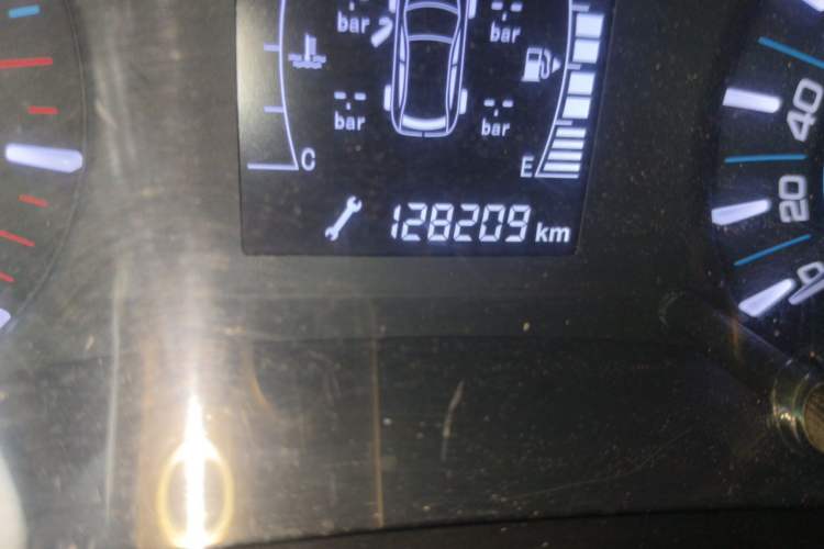 Used Chery Tiggo 3 2016 1.6L Manual ZhiShang Edition Odometer Close Up