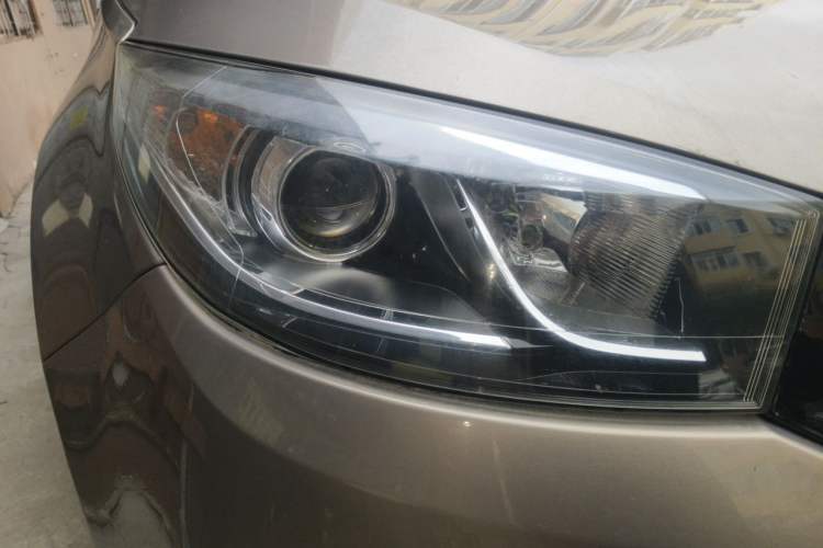 Used Chery Tiggo 3 2016 1.6L Manual ZhiShang Edition Right Front Headlight