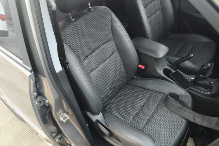 Used Chery Tiggo 3 2016 1.6L Manual ZhiShang Edition Right Front Seat