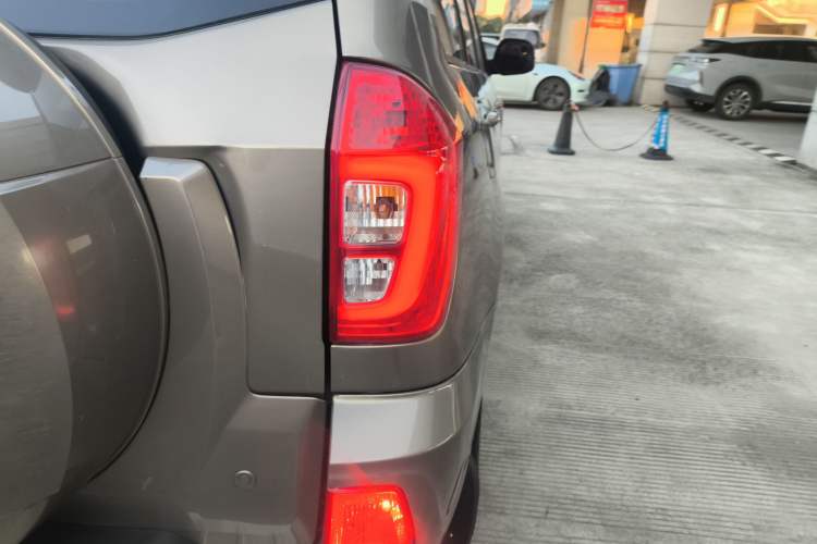 Used Chery Tiggo 3 2016 1.6L Manual ZhiShang Edition Right Rear Taillight
