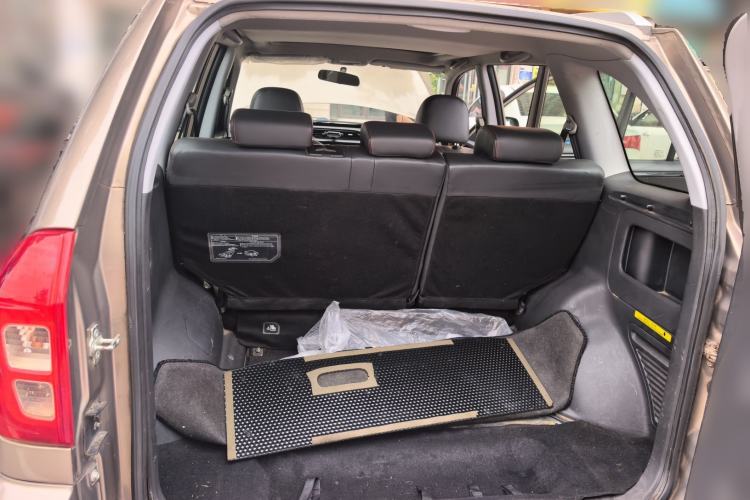 Used Chery Tiggo 3 2016 1.6L Manual ZhiShang Edition Trunk