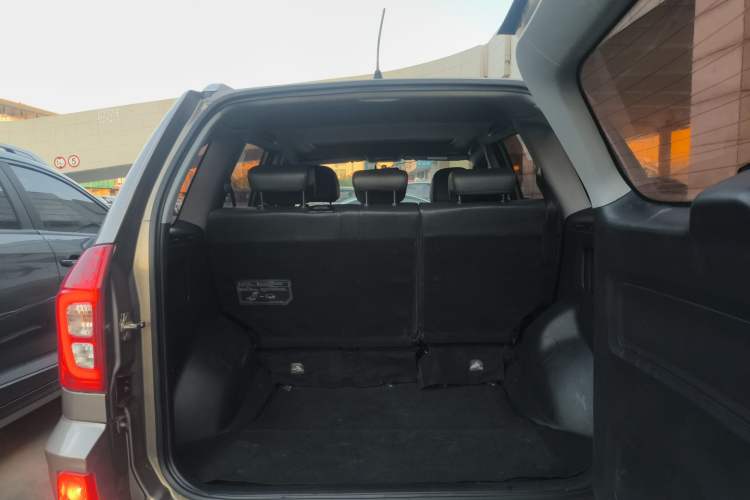 Used Chery Tiggo 3 2016 1.6L Manual ZhiShang Edition Trunk