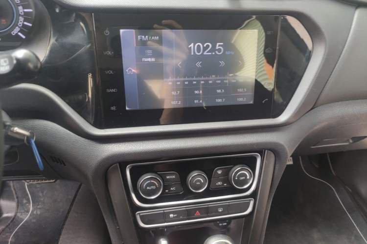 Used Chery Tiggo 3 2016 1.6L CVT ZhiShang Edition Audio And AC Panel
