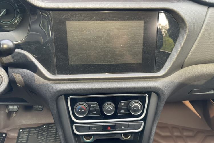 Used Chery Tiggo 3 2016 1.6L Manual ZhiShang Edition Audio And AC Panel