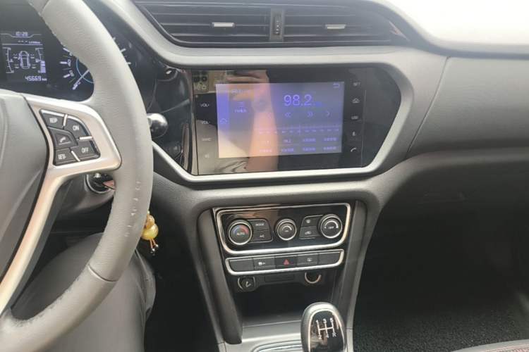 Used Chery Tiggo 3 2016 1.6L Manual ZhiShang Edition Audio And AC Panel