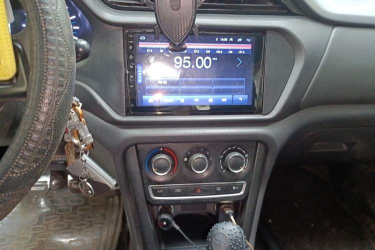 Used Chery Tiggo 3 2016 1.6L Manual Fashion Edition Audio And AC Panel