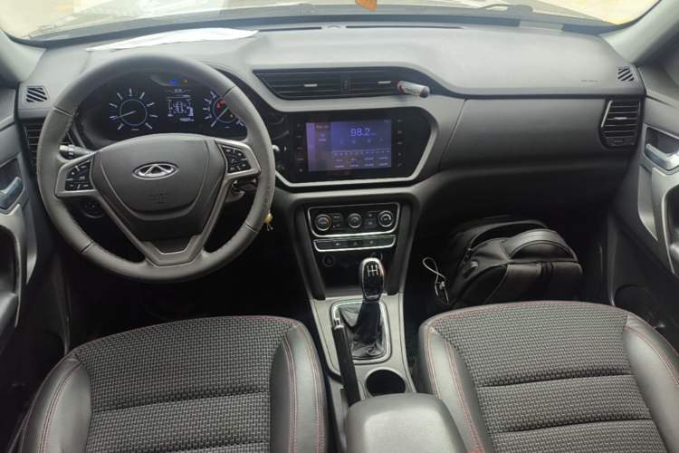 Used Chery Tiggo 3 2016 1.6L Manual ZhiShang Edition Center Console