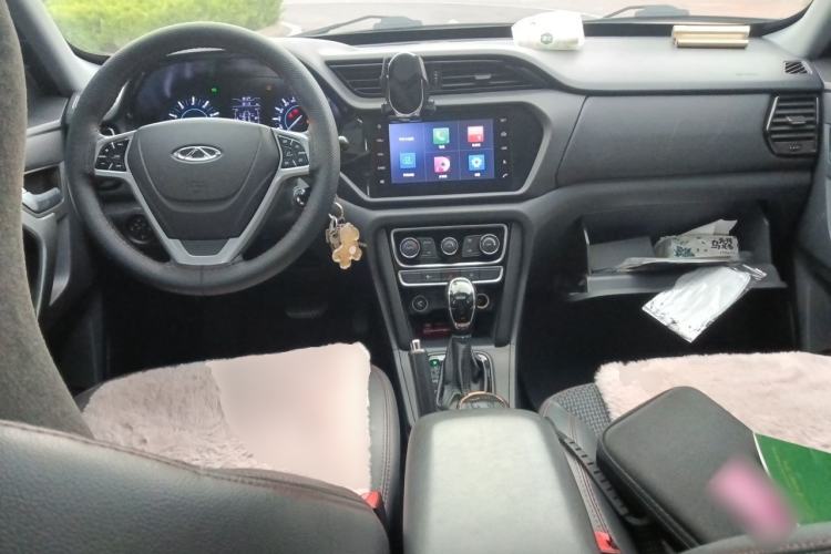 Used Chery Tiggo 3 2016 1.6L CVT ZhiShang Edition Center Console