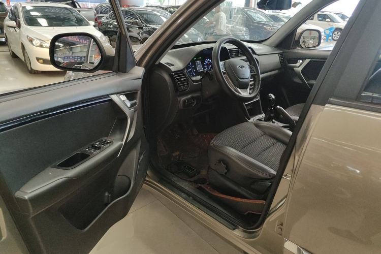 Used Chery Tiggo 3 2016 1.6L Manual ZhiShang Edition Driver Seat