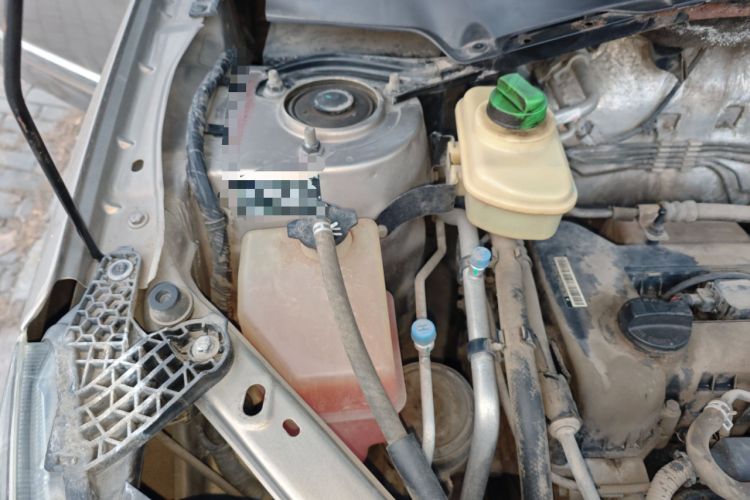 Used Chery Tiggo 3 2016 1.6L CVT ZhiShang Edition Engine Bay Right