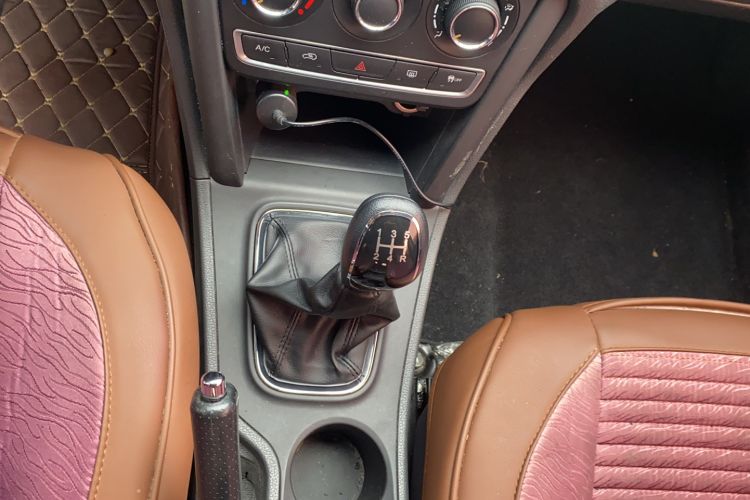 Used Chery Tiggo 3 2016 1.6L Manual Fashion Edition Gear Lever