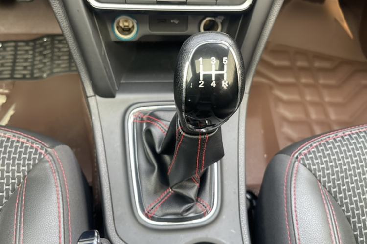 Used Chery Tiggo 3 2016 1.6L Manual ZhiShang Edition Gear Lever