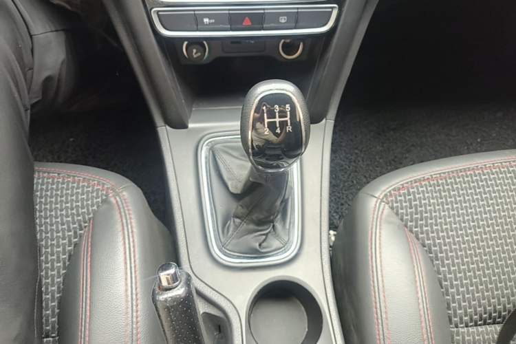 Used Chery Tiggo 3 2016 1.6L Manual ZhiShang Edition Gear Lever