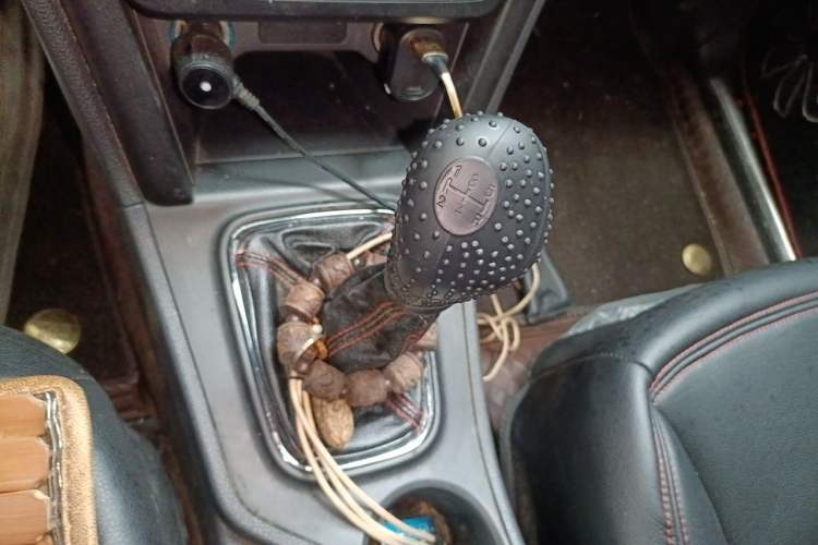 Used Chery Tiggo 3 2016 1.6L Manual Fashion Edition Gear Lever