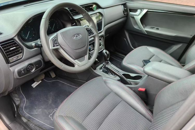 Used Chery Tiggo 3 2016 1.6L CVT ZhiShang Edition Interior 4
