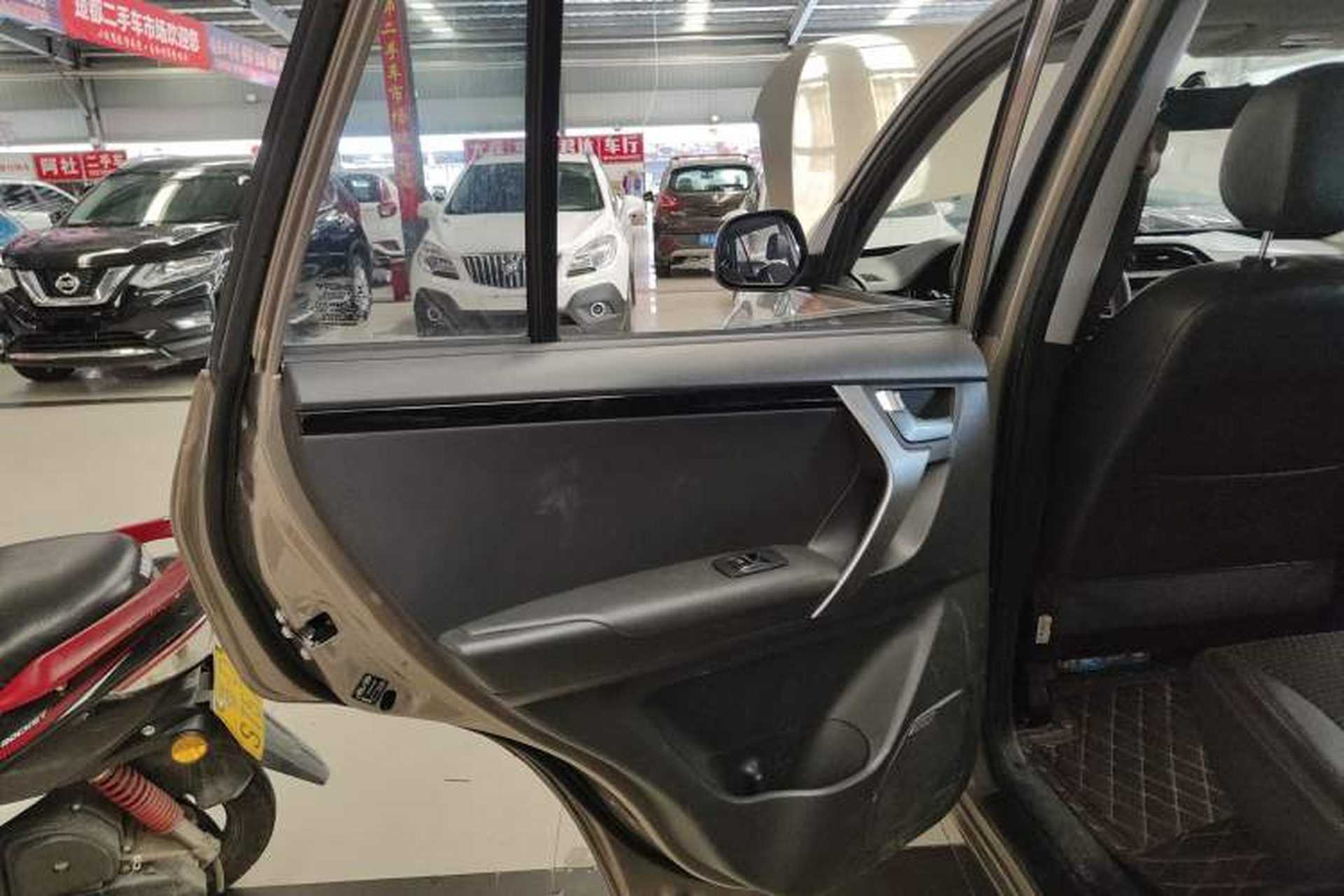 Used Chery Tiggo 3 2016 1.6L Manual ZhiShang Edition Left Rear Door Interior
