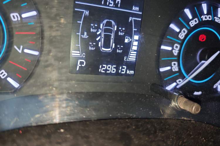 Used Chery Tiggo 3 2016 1.6L CVT ZhiShang Edition Odometer Close Up