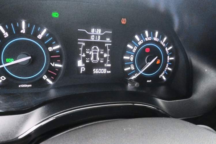 Used Chery Tiggo 3 2016 1.6L CVT ZhiShang Edition Odometer Close Up