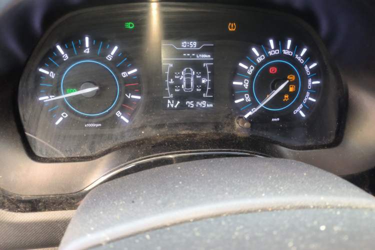 Used Chery Tiggo 3 2016 1.6L CVT ZhiShang Edition Odometer Close Up