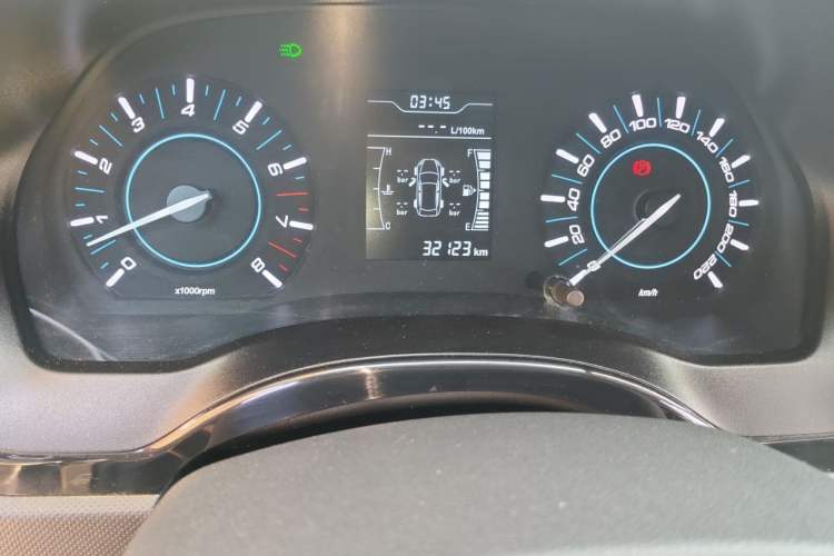 Used Chery Tiggo 3 2016 1.6L Manual ZhiShang Edition Odometer Close Up