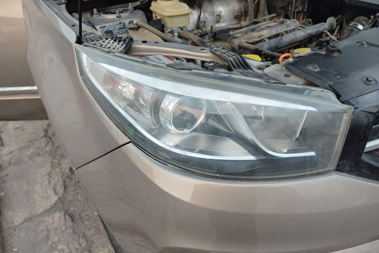 Used Chery Tiggo 3 2016 1.6L CVT ZhiShang Edition Right Front Headlight