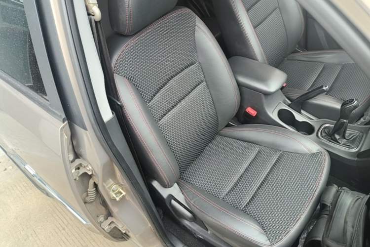 Used Chery Tiggo 3 2016 1.6L Manual ZhiShang Edition Right Front Seat