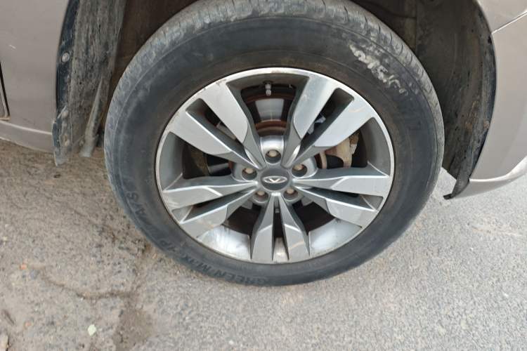 Used Chery Tiggo 3 2016 1.6L CVT ZhiShang Edition Right Front Wheel Hub